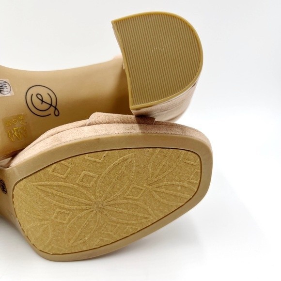 Chinese Laundry‎ Womens Dark Nude Faux Vegan Suede Block Heels Sandals Shoes 7.5 - Picture 10 of 15